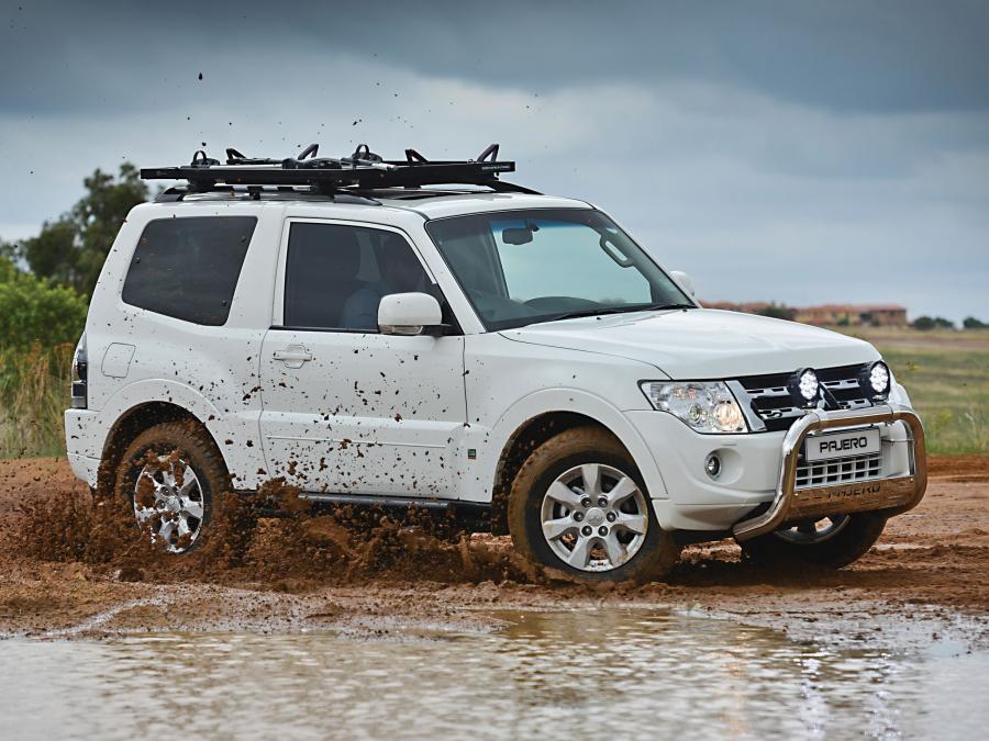  Mitsubishi Pajero SWB Legend 2014 года  (фото 15 из 19)
